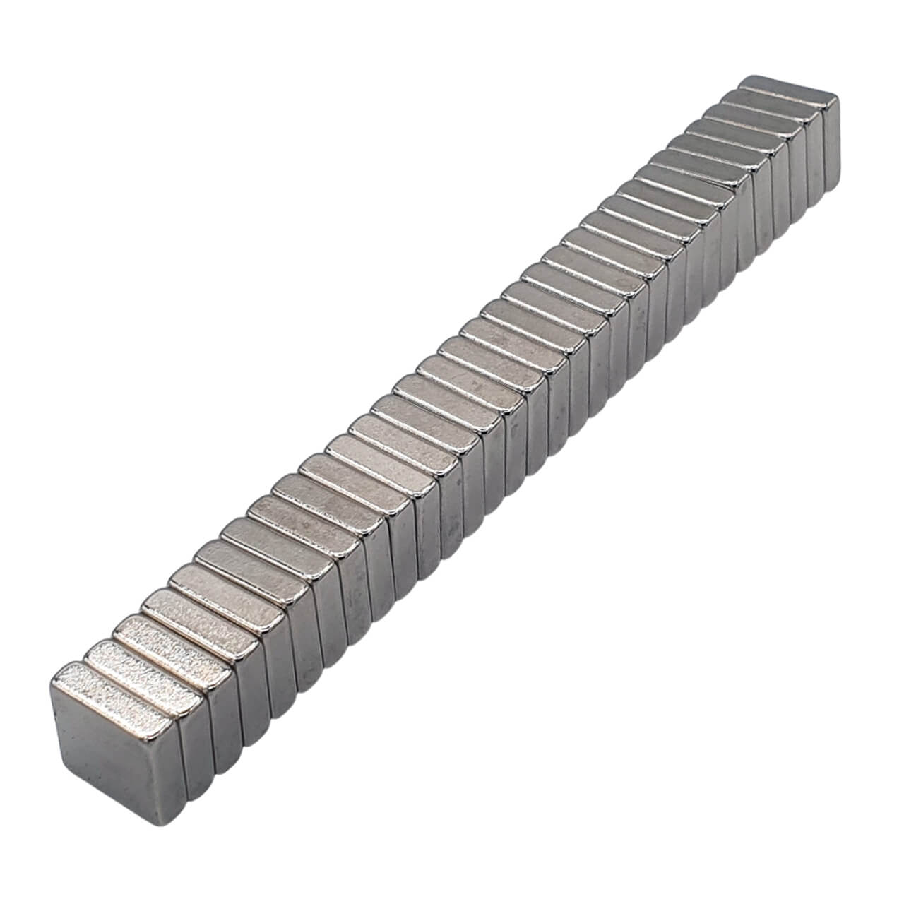 Aimant néodyme bloc10x10x3mm, puissance 1.7kg 47 Aimant néodyme bloc10x10x3mm, puissance 1.7kg – Image 2