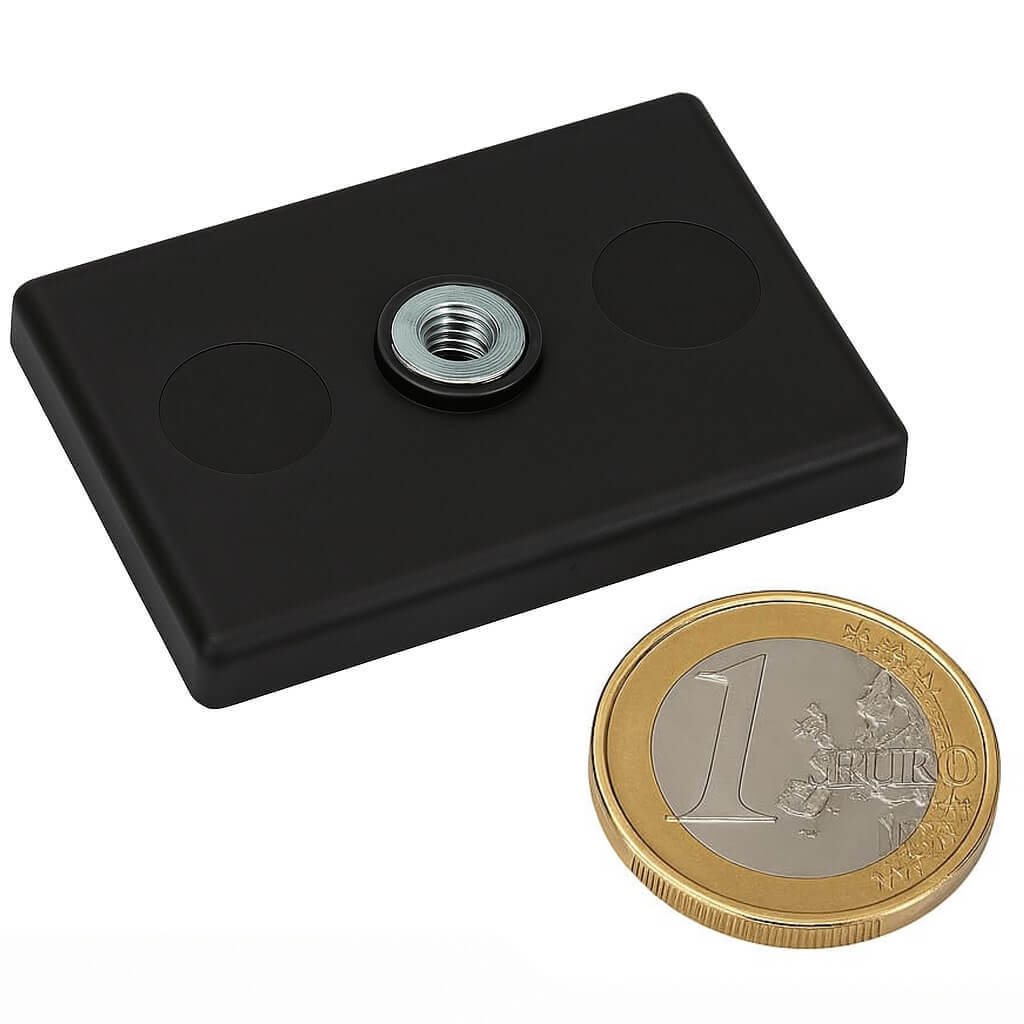 Aimant néodyme caoutchouc 43x31mm avec trou fileté, puissance 10.5 kg 66 Aimant néodyme caoutchouc 43x31mm avec trou fileté, puissance 10.5 kg