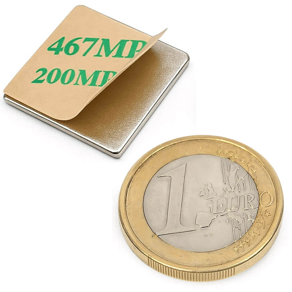 Aimant autocollant 20x20x1mm, puissance 1.1kg 46 Aimant autocollant 20x20x1mm, puissance 1.1kg