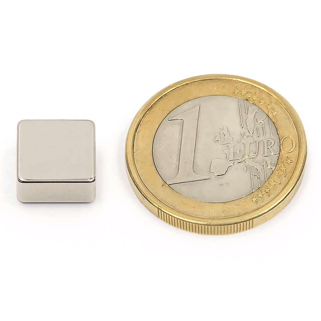 Aimant néodyme bloc10x10x5mm, puissance 2.8kg 57 Aimant néodyme bloc10x10x5mm, puissance 2.8kg