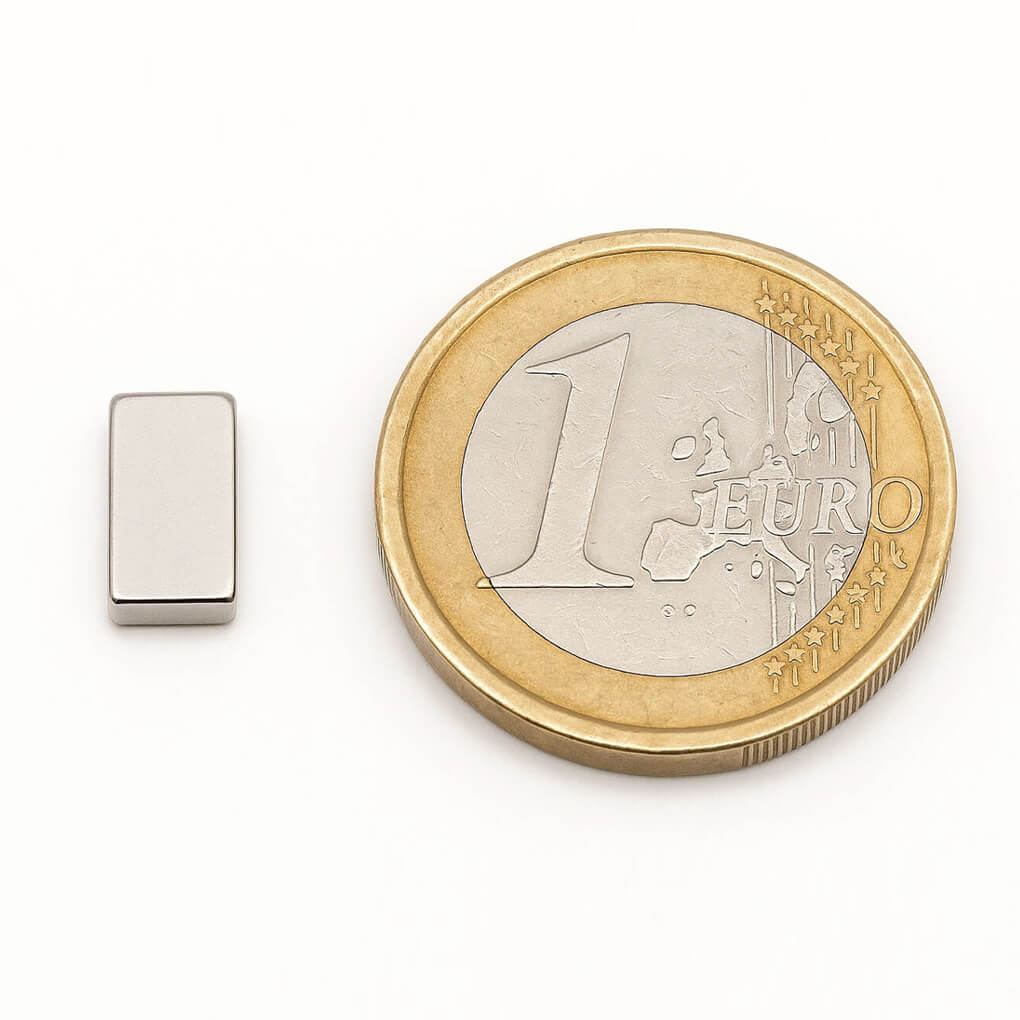 Aimant néodyme bloc 10x5x2mm, puissance 1kg 46 Aimant néodyme bloc 10x5x2mm, puissance 1kg