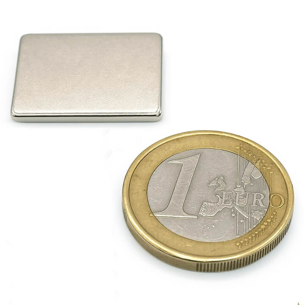 Aimant néodyme bloc 20x15x2mm, puissance 2.70kg 68 Aimant néodyme bloc 20x15x2mm, puissance 2.70kg