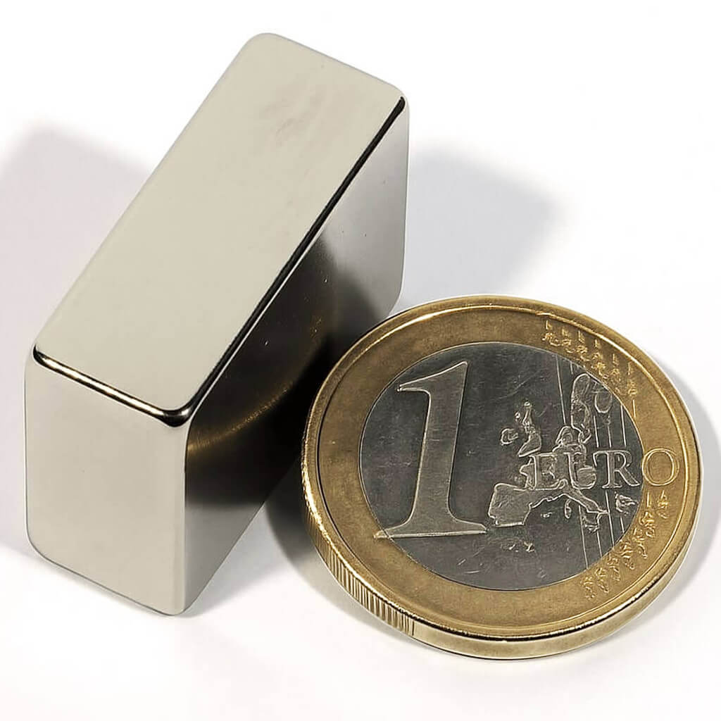 Aimant néodyme bloc 25x20x10mm, puissance 17kg 46 Aimant néodyme bloc 25x20x10mm, puissance 17kg