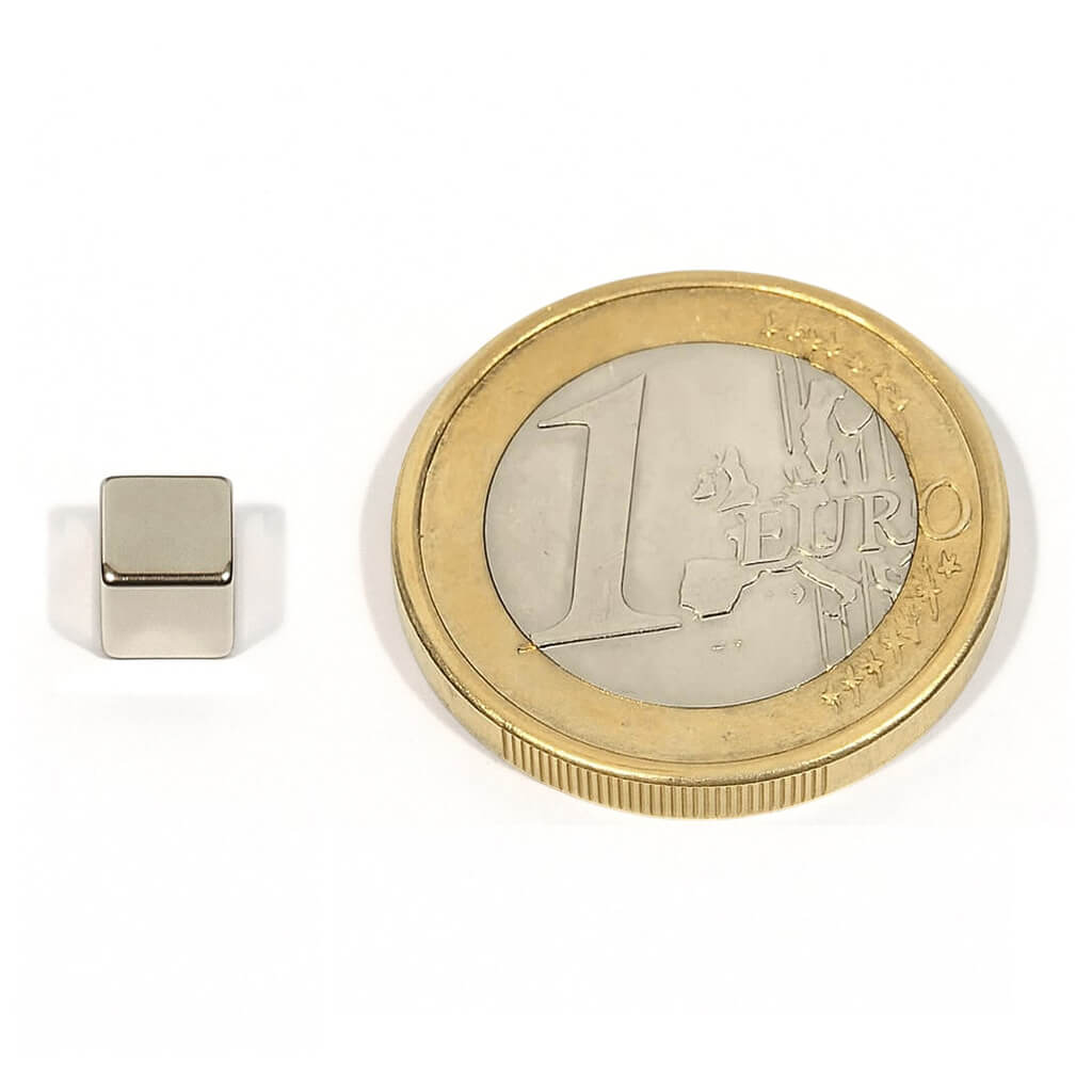 Aimant néodyme bloc 5x5x5mm, puissance 1.1kg 46 Aimant néodyme bloc 5x5x5mm, puissance 1.1kg