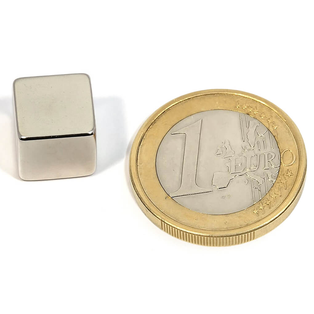 Aimant néodyme bloc 10x10x10mm, puissance 3.8kg 46 Aimant néodyme bloc 10x10x10mm, puissance 3.8kg