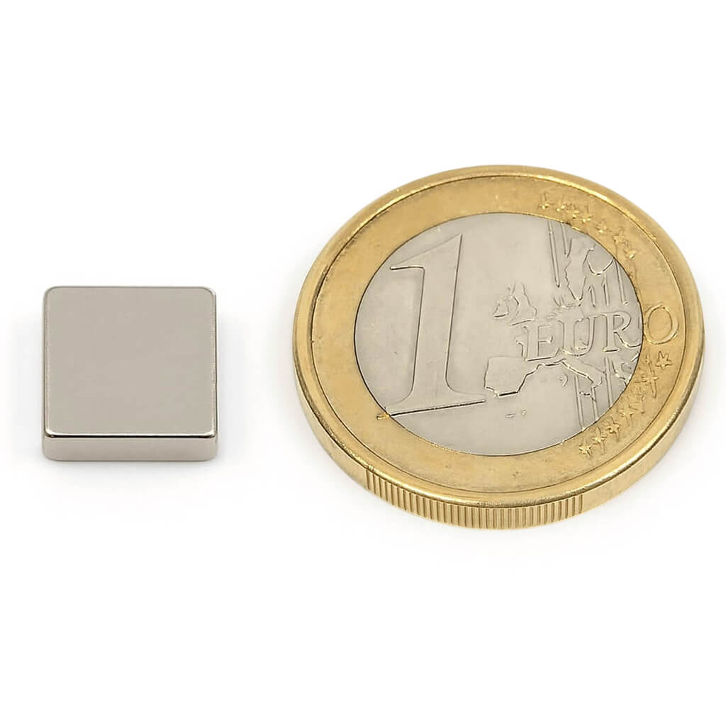 Aimant néodyme bloc10x10x3mm, puissance 1.7kg 46 Aimant néodyme bloc10x10x3mm, puissance 1.7kg