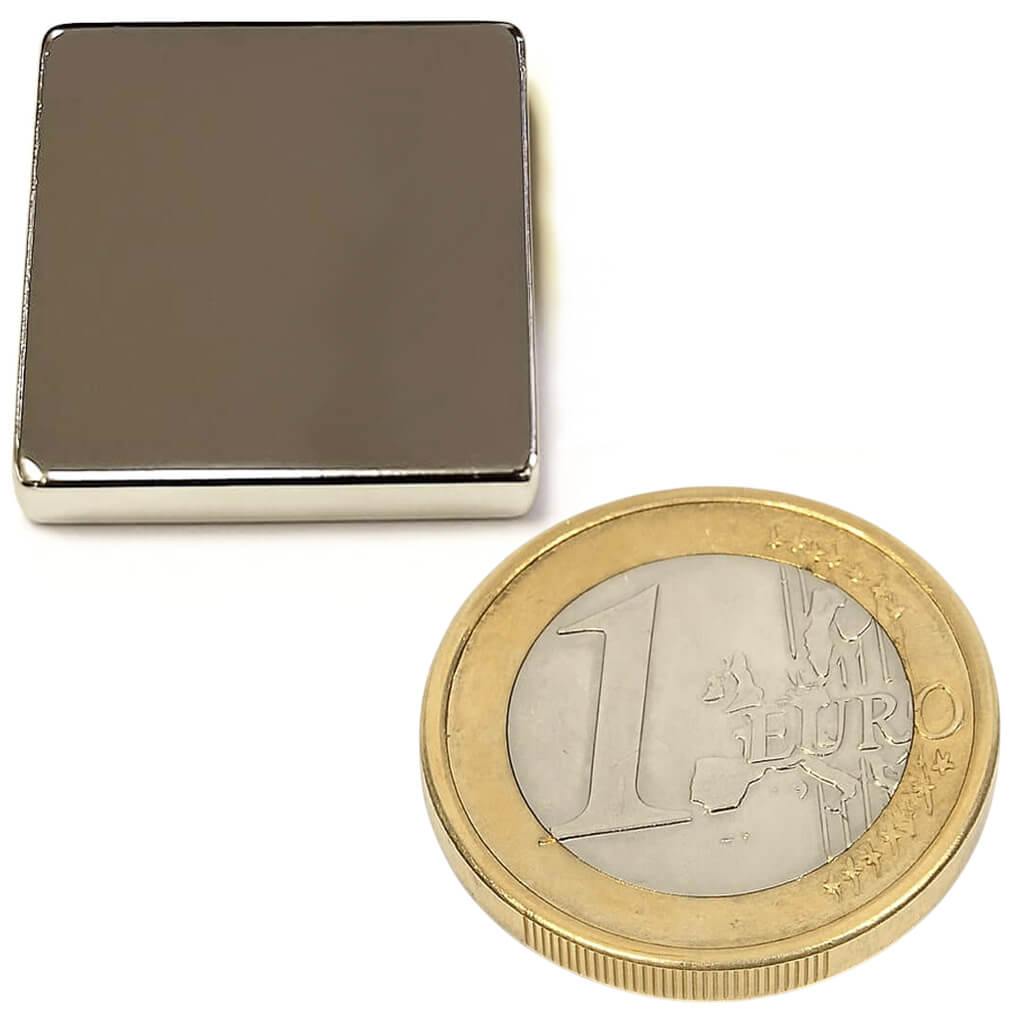 Aimant néodyme bloc 20x20x5mm, puissance 6kg 71 Aimant néodyme bloc 20x20x5mm, puissance 6kg