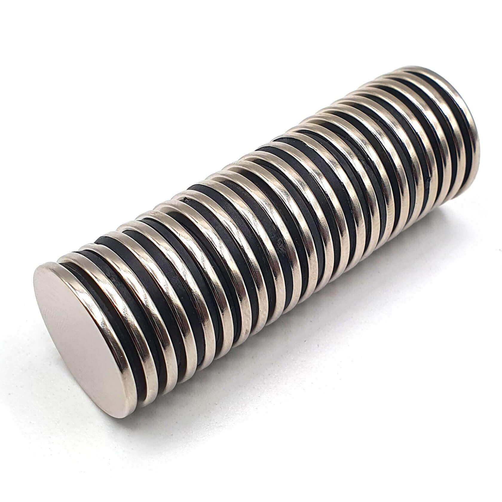 Aimant néodyme disque Ø25 x 2mm, puissance 3.1kg 47 Aimant néodyme disque Ø25 x 2mm, puissance 3.1kg – Image 2