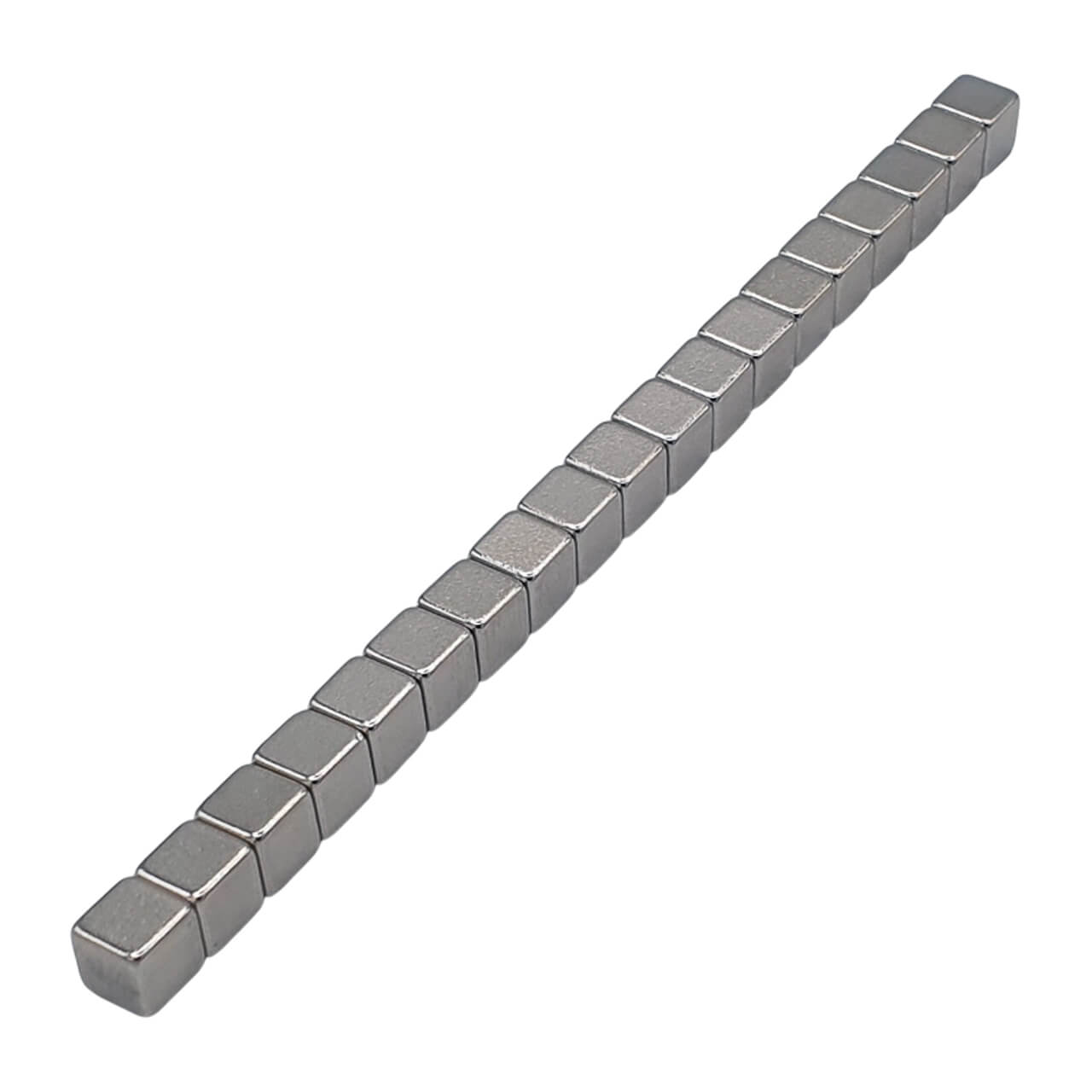 Aimant néodyme bloc 5x5x5mm, puissance 1.1kg 47 Aimant néodyme bloc 5x5x5mm, puissance 1.1kg – Image 2