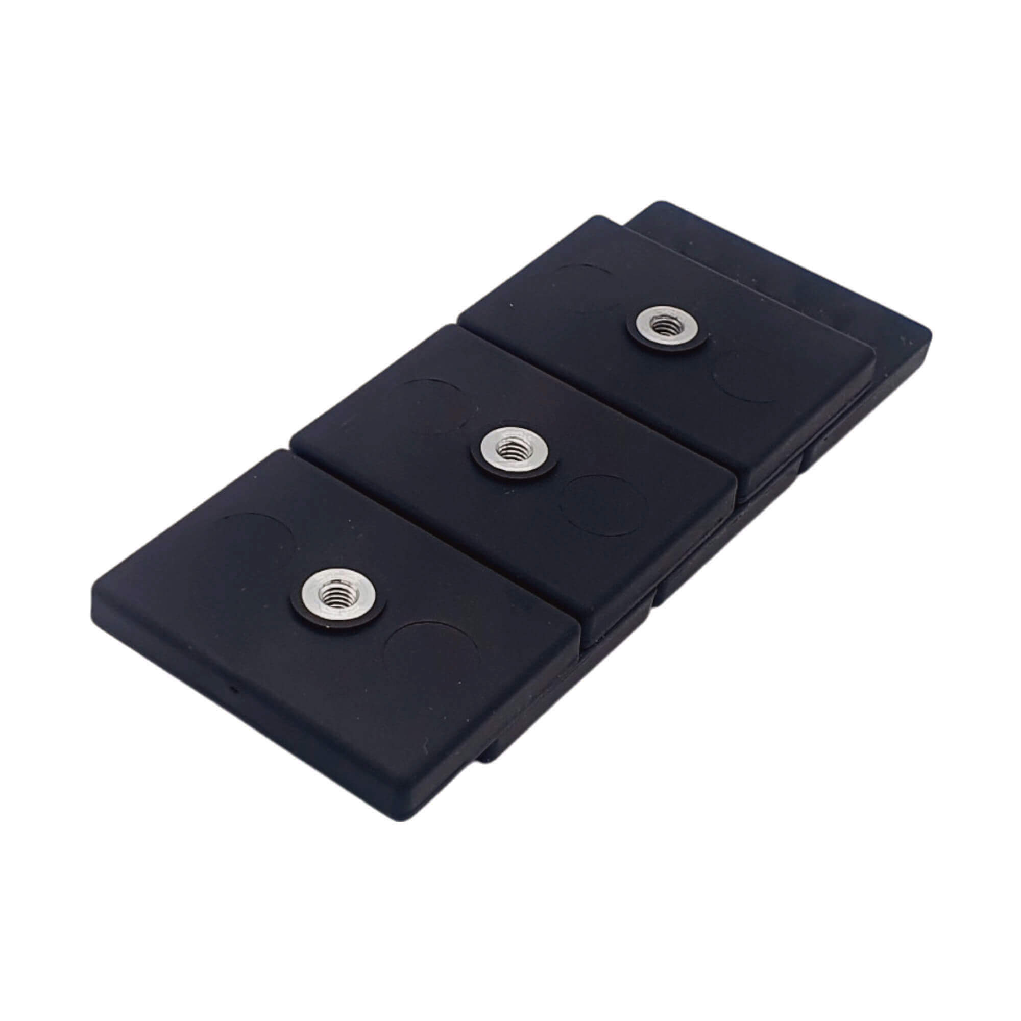 Aimant néodyme caoutchouc 43x31mm avec trou fileté, puissance 10.5 kg 48 Aimant néodyme caoutchouc 43x31mm avec trou fileté, puissance 10.5 kg – Image 3