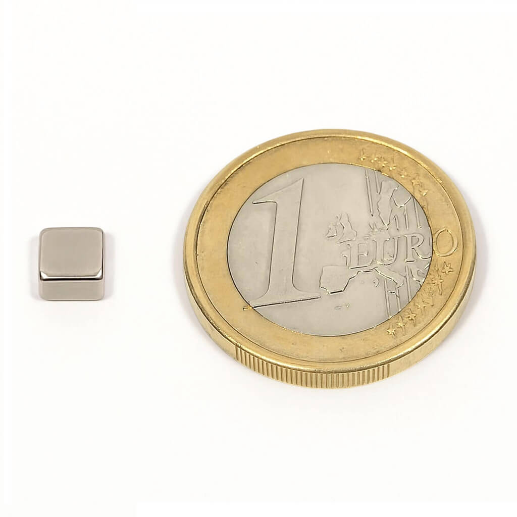 Aimant néodyme bloc 5x5x3mm, puissance 1kg 46 Aimant néodyme bloc 5x5x3mm, puissance 1kg