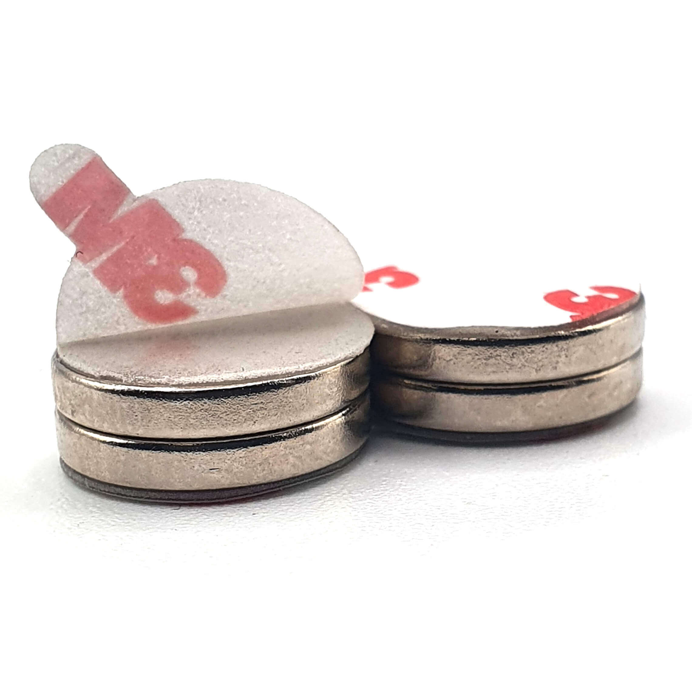 Aimant autocollant ⌀12x2mm, puissance 1,3kg 47 Aimant autocollant ⌀12x2mm, puissance 1,3kg – Image 2